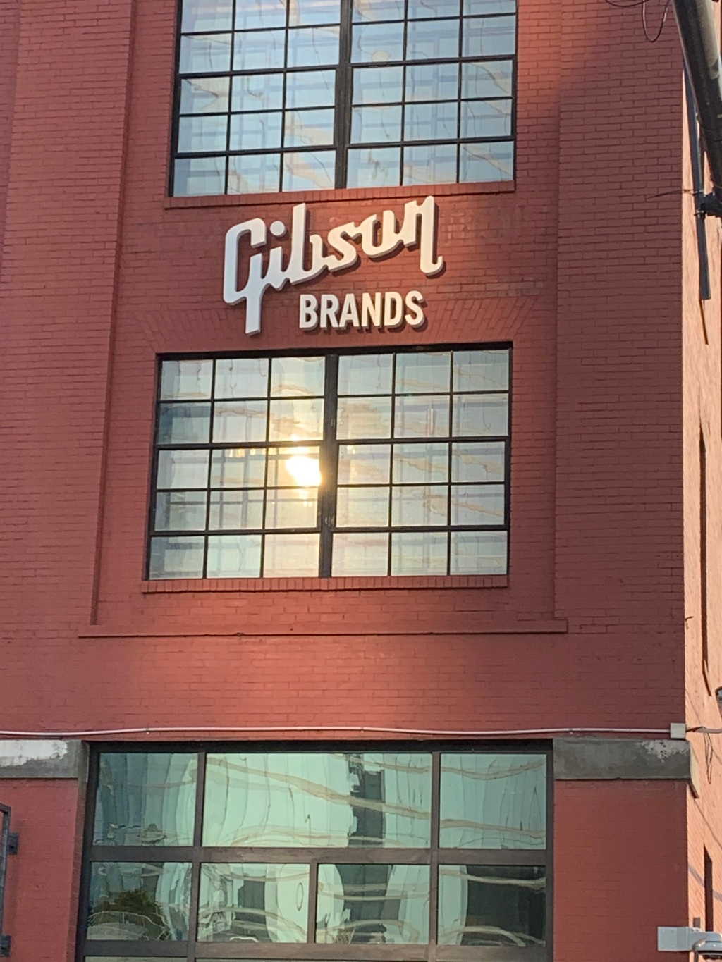 Gibson Acquires GWW Cases